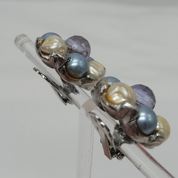 Vtg Blue Glass Bead Cluster Clip-On Earrings Faux Pearls Silver Tone - Picture 9 of 13